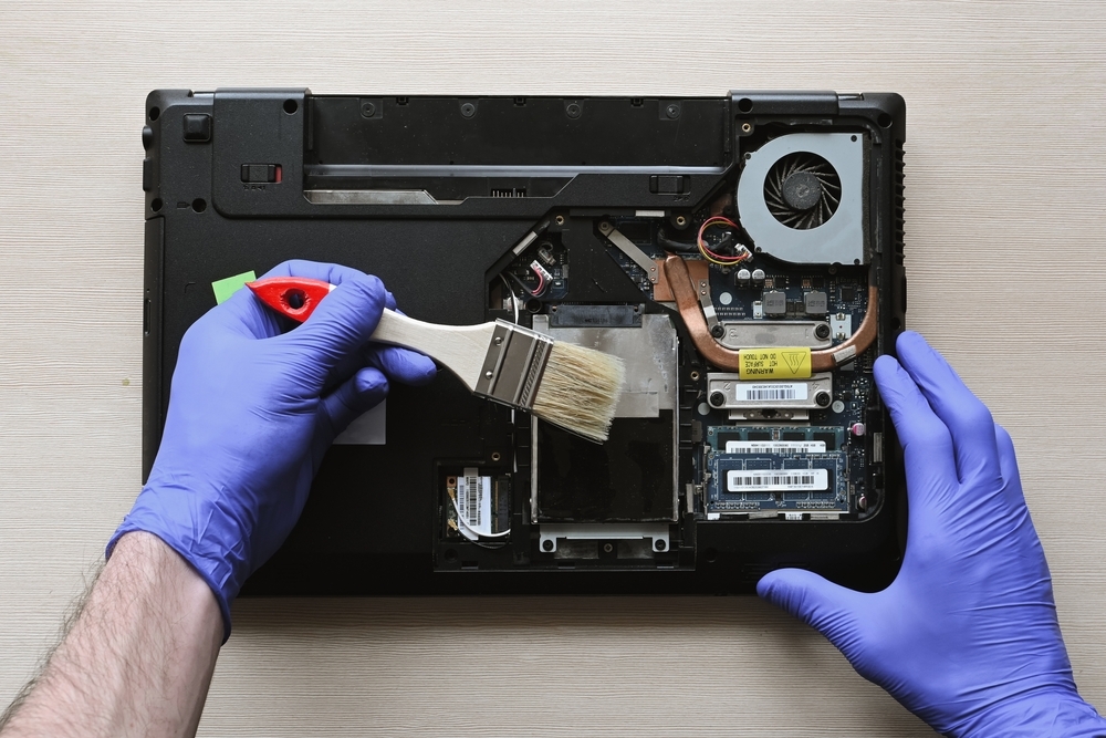 ILoveQatar.net | Phone, laptop & PC deep cleaning services in Qatar