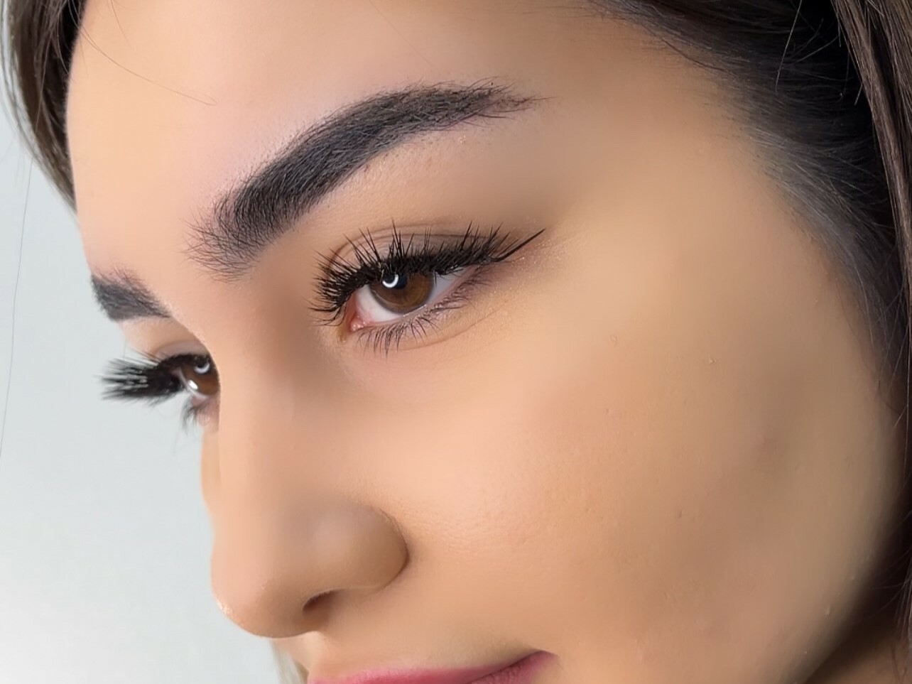 Places to get lash extensions in Doha