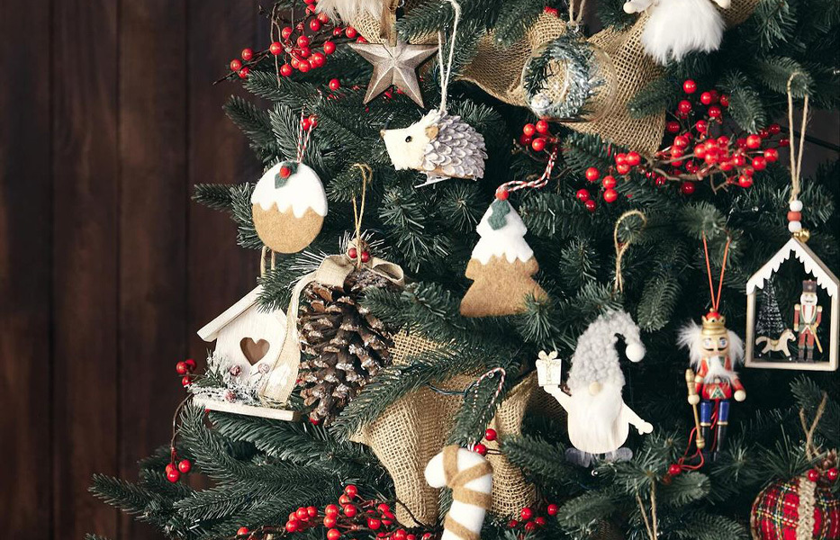 Where to buy festive decorations in Qatar