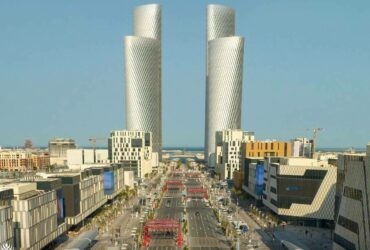 Lusail boulevard main road open vehicle traffic accessible 3 may 2023