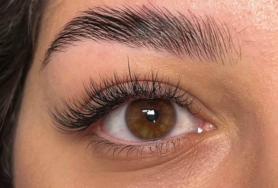 Places to get lash extensions in Doha